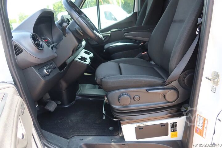 Gekoelde bakwagen Mercedes-Benz Sprinter 317 Koel/Vries L2/H2 220 Volt stekker