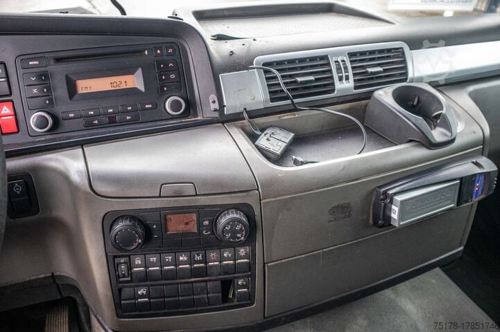 Vrachtwagen met kraan MAN TGS 35.440 BL - PK 33002/8xhydr.