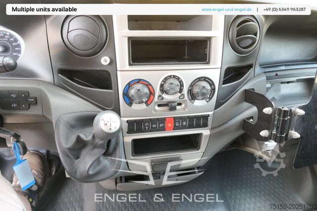 Furgoneta caja iveco Daily 35 S11 C30C AUTOMATIK KAMERA MAXI Regale DURCHGANG