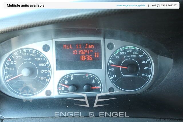 Furgoneta caja iveco Daily 35 S11 C30C AUTOMATIK KAMERA MAXI Regale DURCHGANG