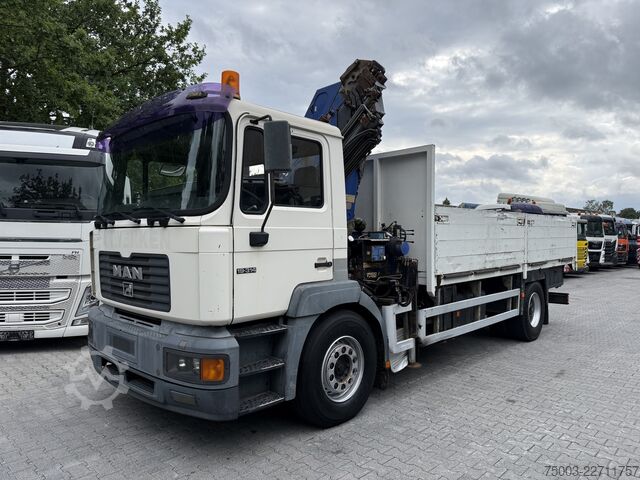 Grue montée sur camion MAN F2000 19.314 Kran HMF 2000 bis 23 Meter
