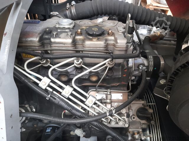 Čtyřcestný vysokozdvižný vozík Hubtex DQ 30 D Hubtex DQ 30 D