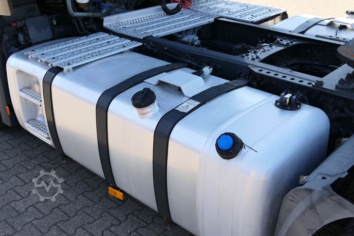 Standard SZM MERCEDES-BENZ Actros 1845 BigSpace 2 XL-Tanks Euro 6