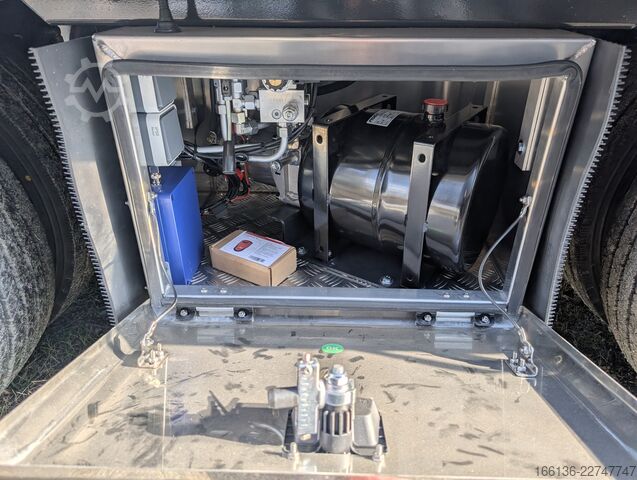  Fliegl 3-Achs Jumbo Gardinen Sattelauflieger