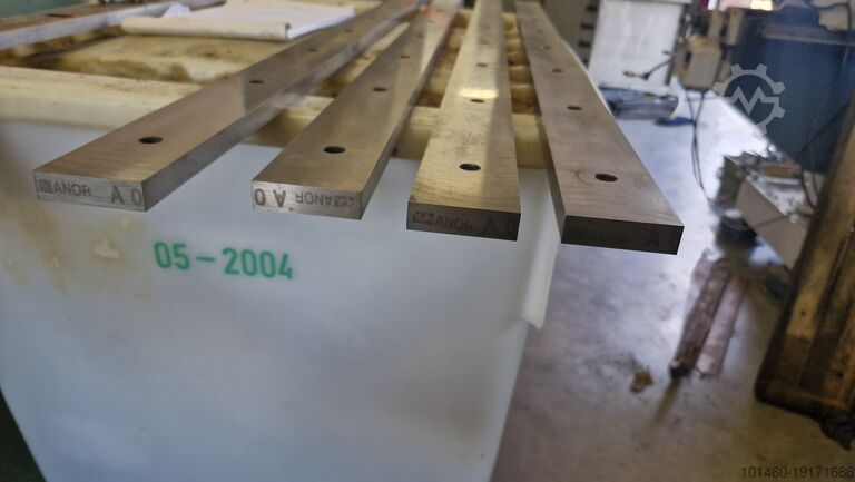 Ondermes, bovenmes, knipbank messenset. darley, knife set plate shear knifes 2550mm