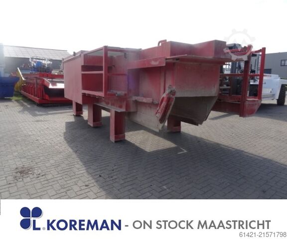 Nordberg trechter met trilgoot  Nordberg Hopper with Vibrating Chute