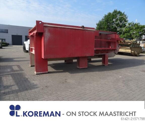 Nordberg trechter met trilgoot  Nordberg Hopper with Vibrating Chute