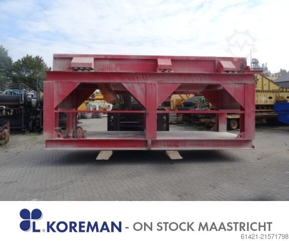 Nordberg trechter met trilgoot  Nordberg Hopper with Vibrating Chute