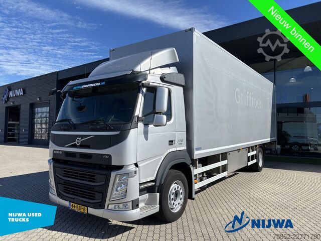 Koffer Volvo FM 330 4x2 Low Mileage + Verwarming laadbak
