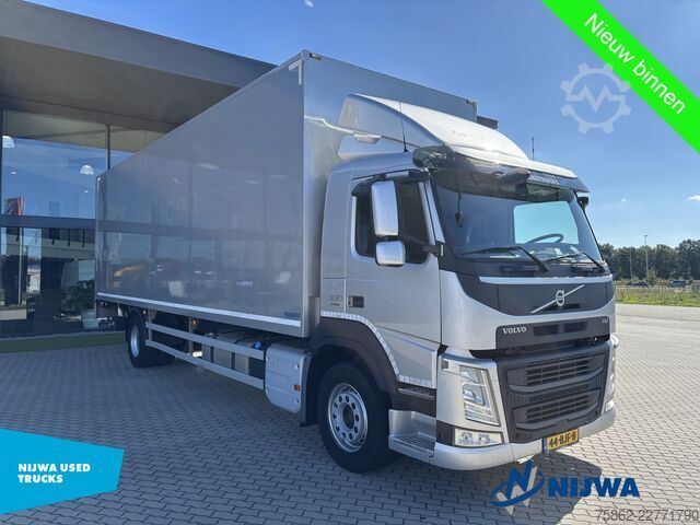 Koffer Volvo FM 330 4x2 Low Mileage + Verwarming laadbak