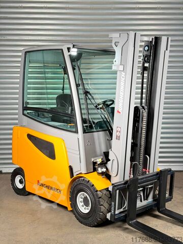 Elektromos 4-kerék Jungheinrich EFG 425k - Service Neu - Lithium Schnellladegerät