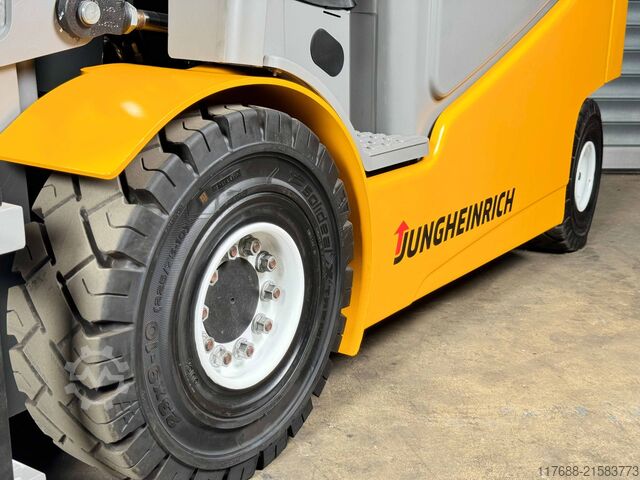 Elektromos 4-kerék Jungheinrich EFG 425k - Service Neu - Lithium Schnellladegerät