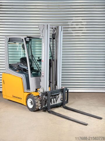 Elektromos 4-kerék Jungheinrich EFG 220 - Service Neu - nur 4413 Std. Batterie 81%