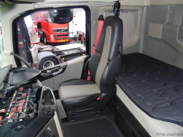 Wywrotka Volvo FH 500 + 10X4 + 33 CUB + SMALL DAMAGE CAB