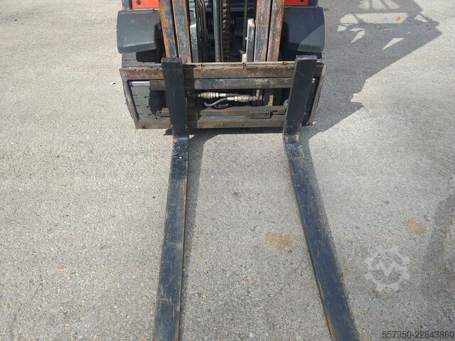 Gaffeltruck Linde H 25 Diesel Triplex
