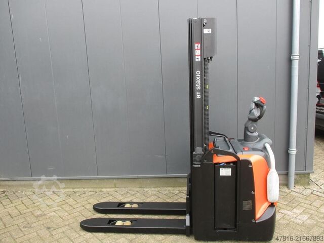 High lifting pallet truck TOYOTA SPE120