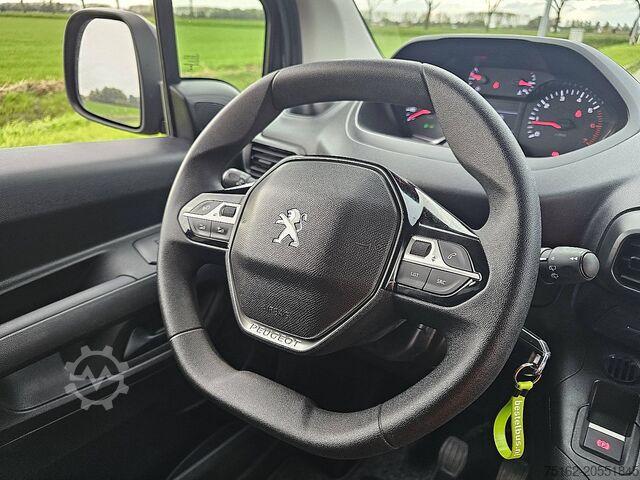 Valiză PEUGEOT PARTNER 1.5 L1H1 Navi Euro6 AC!