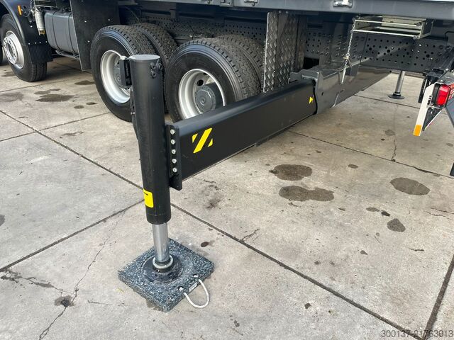 Camión grúa Mercedes-Benz Arocs 4140 K 8x4 Crane Truck