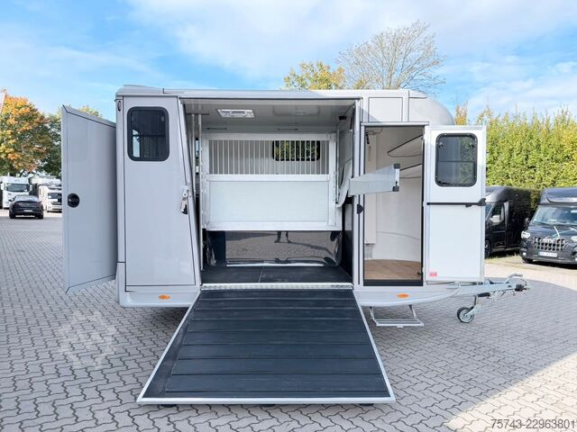 Remorcă pentru transport cai  2 Pferdeanh.ANKA Hengstemodell,Sattelk. mit Bett