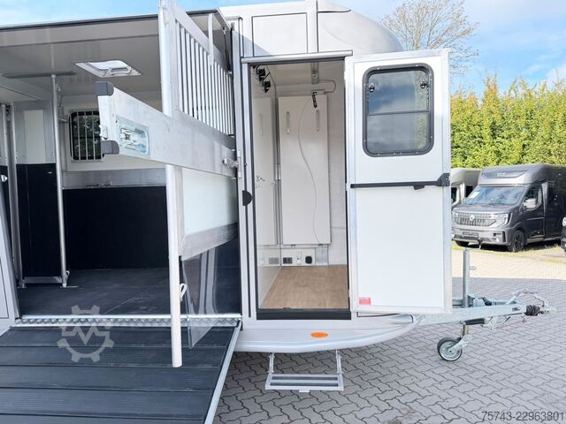 Remorcă pentru transport cai  2 Pferdeanh.ANKA Hengstemodell,Sattelk. mit Bett