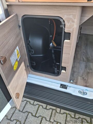 Campervan CARADO CV 640 Multimedia / Diesel 90l / Markise