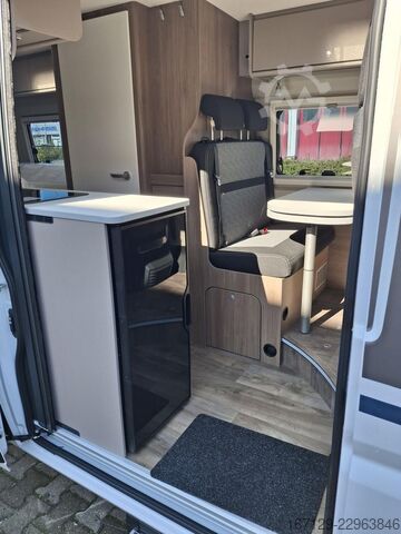 Campervan CARADO CV 640 Multimedia / Diesel 90l / Markise