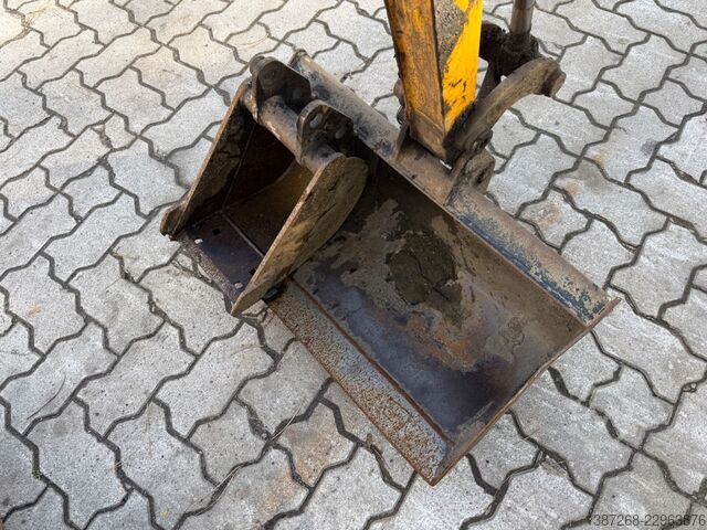 Minigraver JCB 8008 CTS / 2021 BJ / 733 H / 2 x Löffel