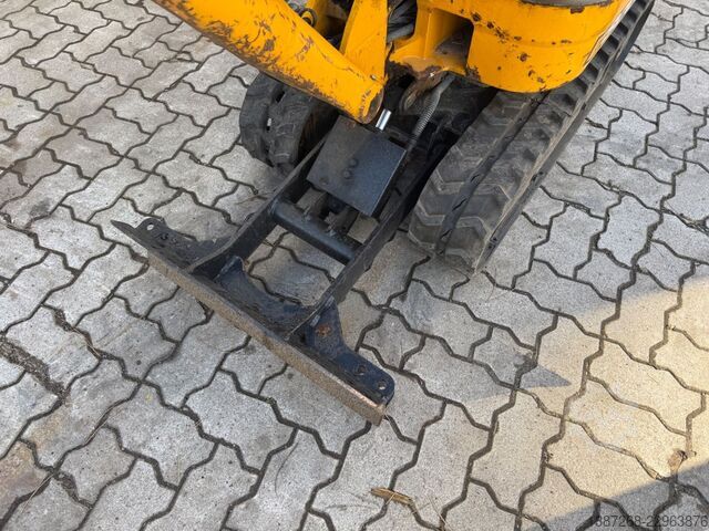 Minigraver JCB 8008 CTS / 2021 BJ / 733 H / 2 x Löffel