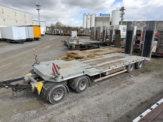 Remolque de plataforma baja Möslein TA4 Schwebheim  4 Achs Tiefladeranhänger, Guter Zustand