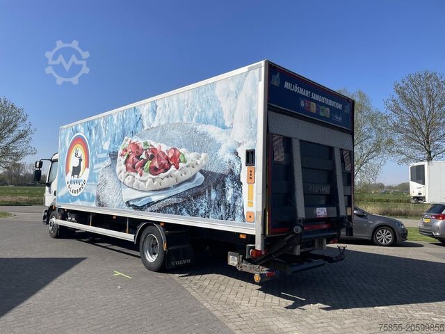 Gesloten bak Volvo FL240 Closed Box / Loading Lift / 157.000 KM