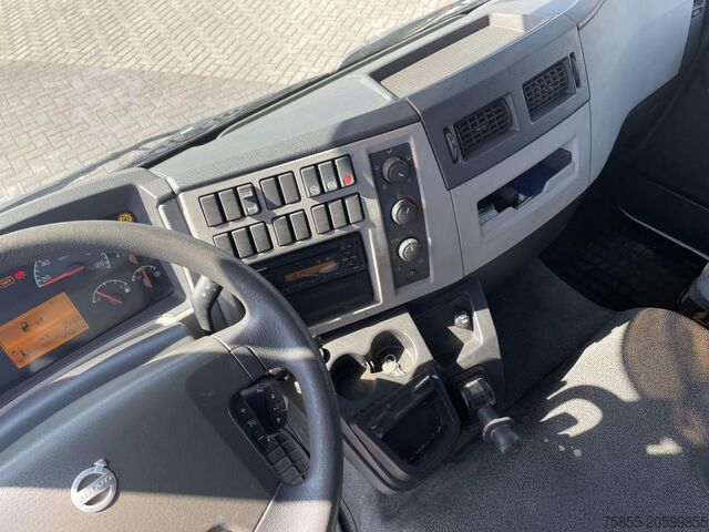 Gesloten bak Volvo FL240 Closed Box / Loading Lift / 157.000 KM