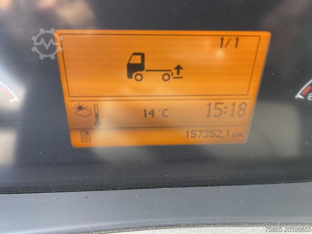 Gesloten bak Volvo FL240 Closed Box / Loading Lift / 157.000 KM