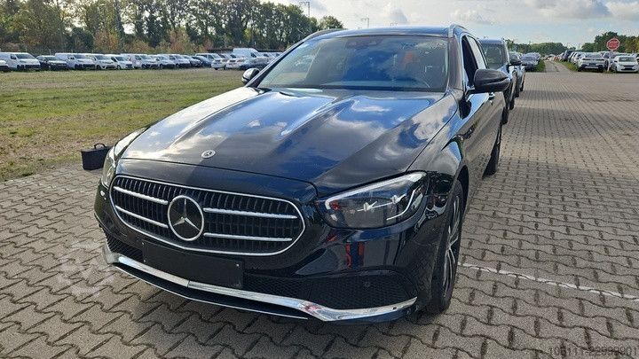 Miniautocarro MERCEDES-BENZ E 300 de 4Matic T Business-Paket