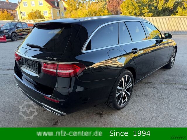 Miniautocarro MERCEDES-BENZ E 300 de 4Matic T Business-Paket
