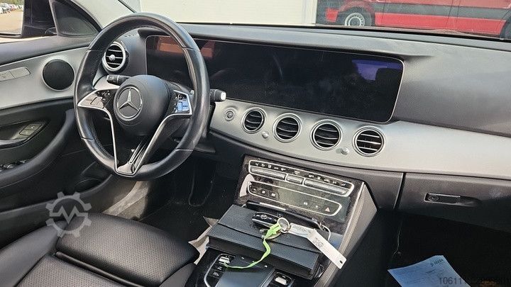Miniautocarro MERCEDES-BENZ E 300 de 4Matic T Business-Paket