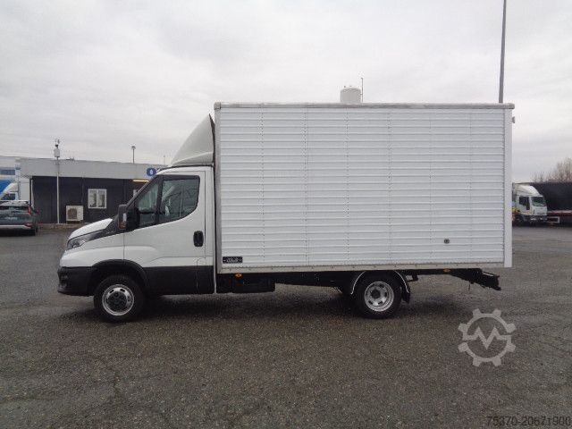 Aangepaste bestelwagen IVECO DAILY 35C14 - 3750