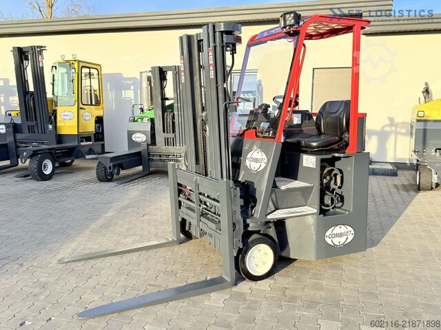 4-vejs gaffeltruck Combilift C3000CB GAS TRIPLEX 4900 FREE-LIFT