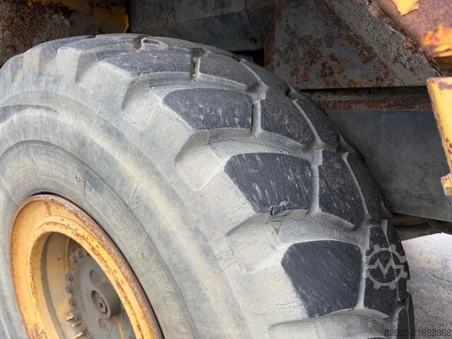 Φορτηγό ανατρεπόμενο Komatsu HM 300-2