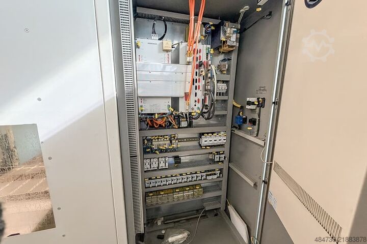 Centro de mecanizado vertical Deckel Maho DMC 63V
