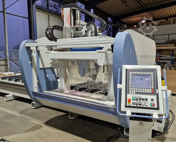 Bewerkingscentrum MAKA PE 70