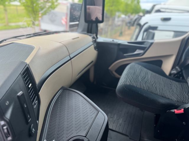LKW mit Getränkeaufbau MERCEDES-BENZ ACTROS 1836 L / GIGA / Top !