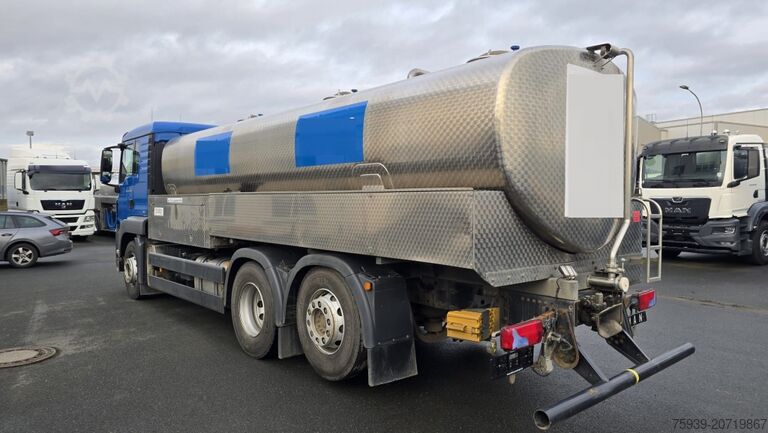 Tanker truck MAN TGS 26.440