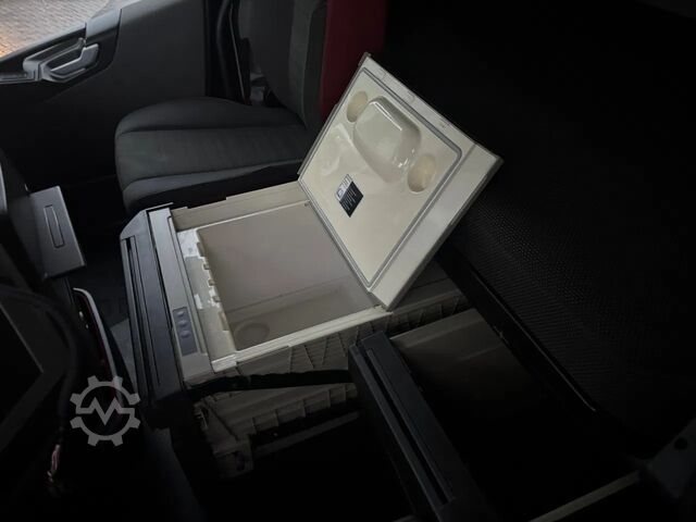 Standard tractor Volvo FH 13.420 Globetrotter / ADR + PTO / Stand Airco