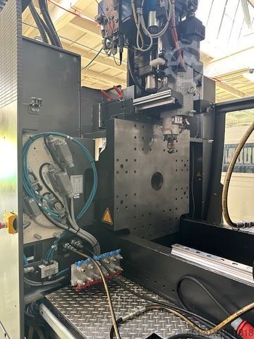 μηχανή χύτευσης με έγχυση Engel Victory 330H/80V/160 combi Ecodrive