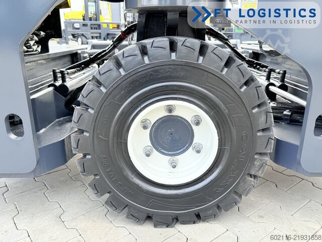Stivuitor cu patru direcții Combilift C4000 DIESEL DUPLEX SPREADER BEAM CABIN