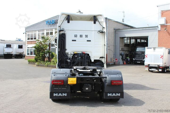 Standard nyergesvontató MAN TGX 510 XLX Retarder Standklima 2 Tank Kühlbox