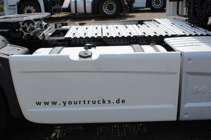 Standard nyergesvontató MAN TGX 510 XLX Retarder Standklima 2 Tank Kühlbox