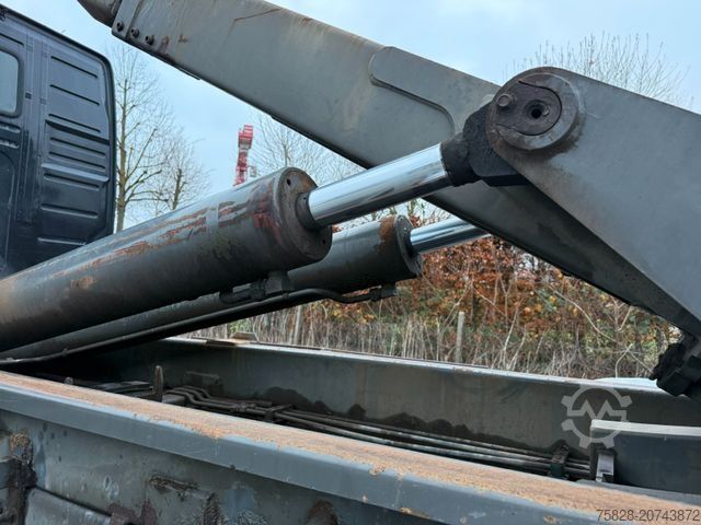 Roll-off tipper truck VOLVO FH12 420 / Schaltgetriebe / BLATT gefedert