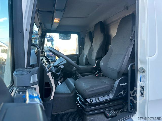 Flatbed truck with tarp MAN TGL 12.220 * ACC-SPUR-ASST *  BORDWAND * SAXAS *