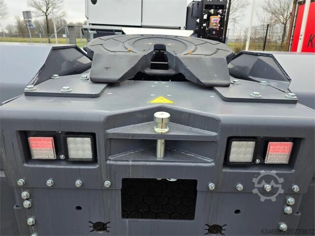 Ciągnik terminalowy Mafi R336 4x4